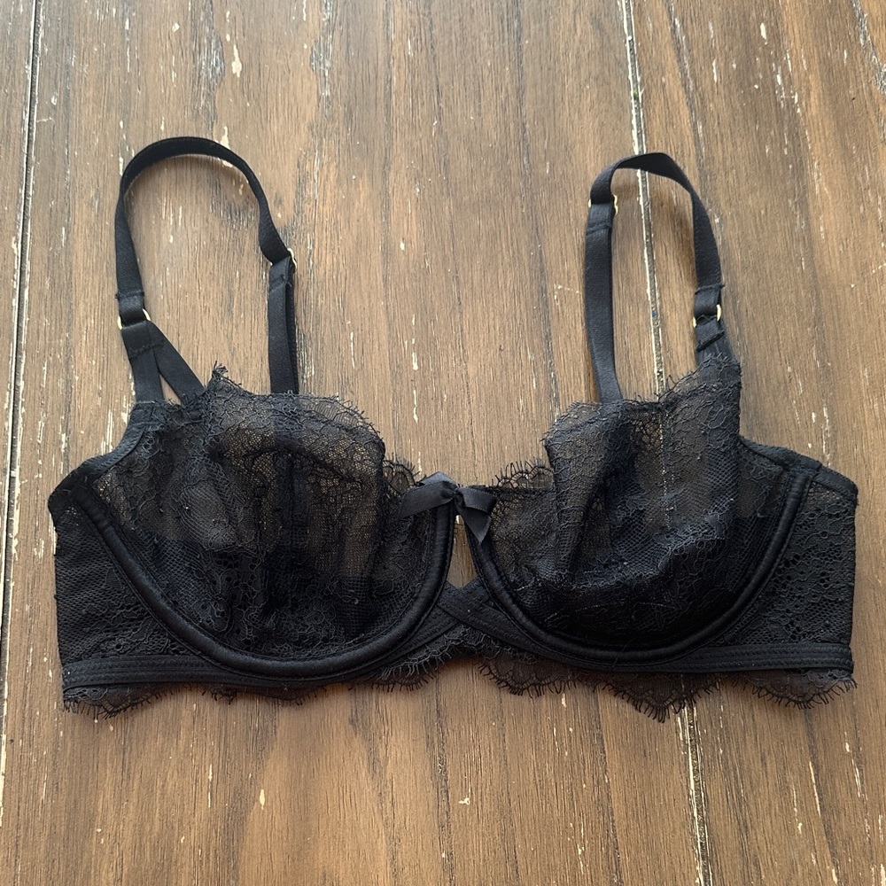 Victoria’s Secret very sexy unlined Demi bra 32C*